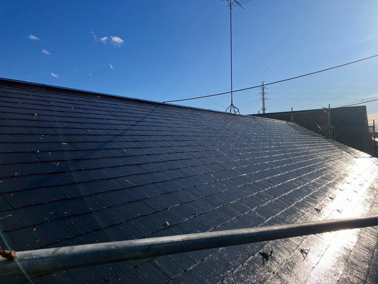 稲敷郡阿見町でアパートの屋根をシリコン塗装で施工しました。